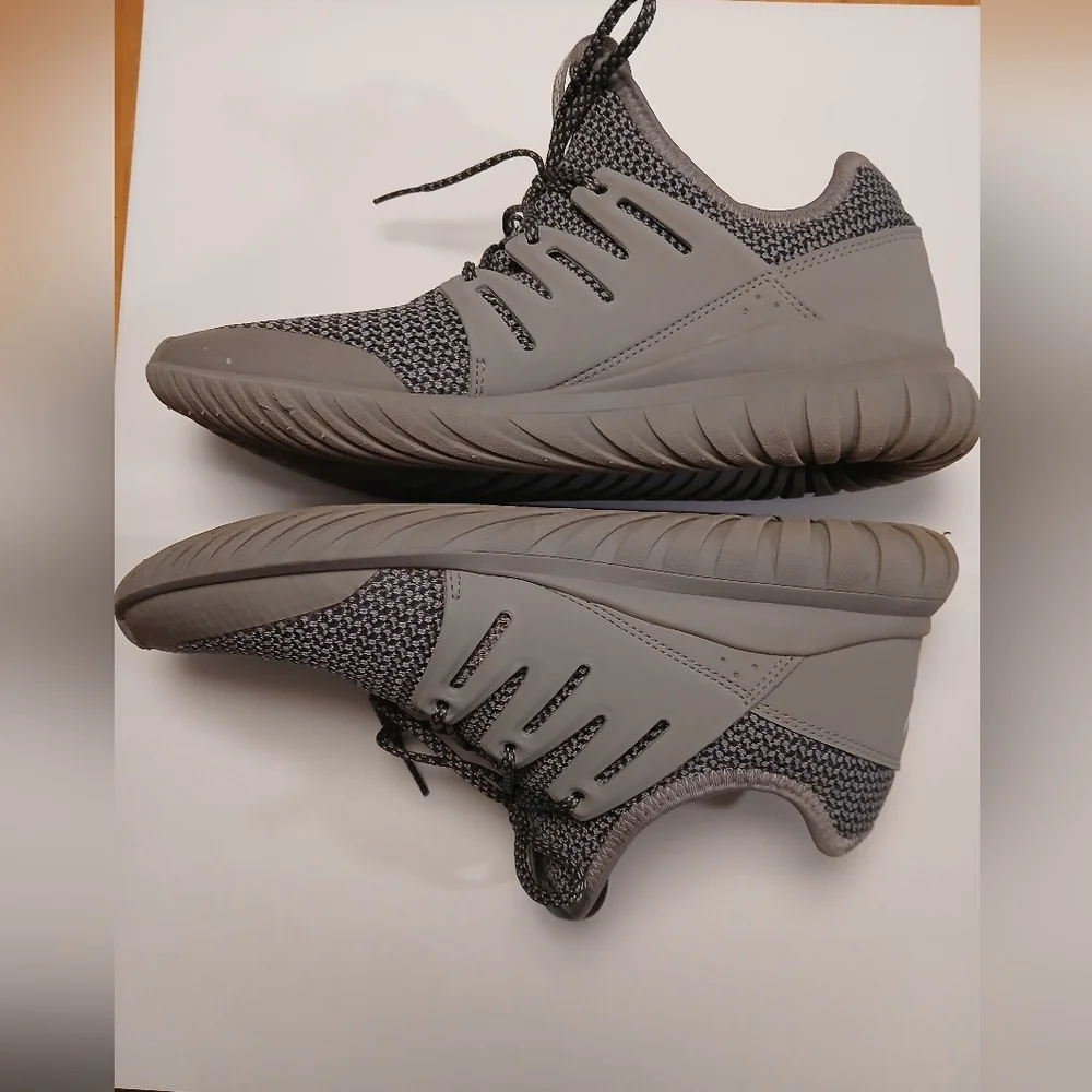 Adidas Men'sTubular Shadow Knit Gray Sneakers Size 6.5 - Picture 2 of 6